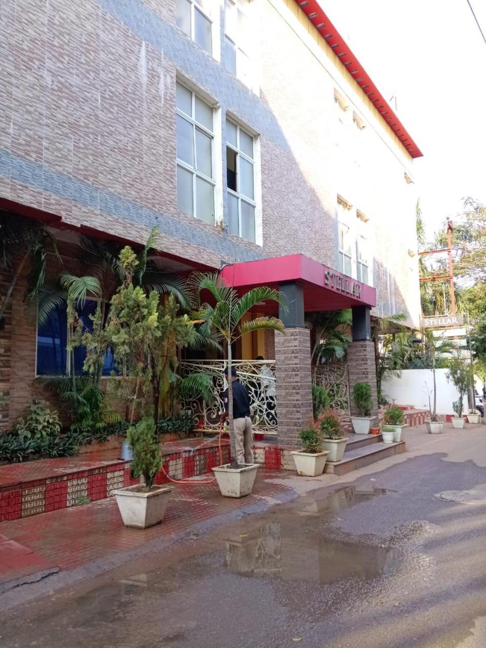 Hotel Stellar Bhuvanesvar Kültér fotó